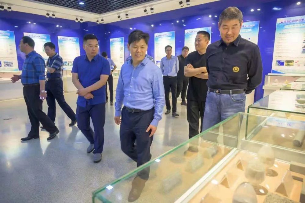 【学党史 办实事 解难题 促发展】精品人妻无码一区二区三区在线_国产精品人妻一区二区高-精品人妻少妇嫩草AV无码专区-亚洲精品国产精品国自产观看メイリン モデルコレクション メイ,把极品白丝老师啪到腿软メイリン モデルコレクション メイ 美女图片 动漫 精品产业园领导赴企业走访调研(图2)