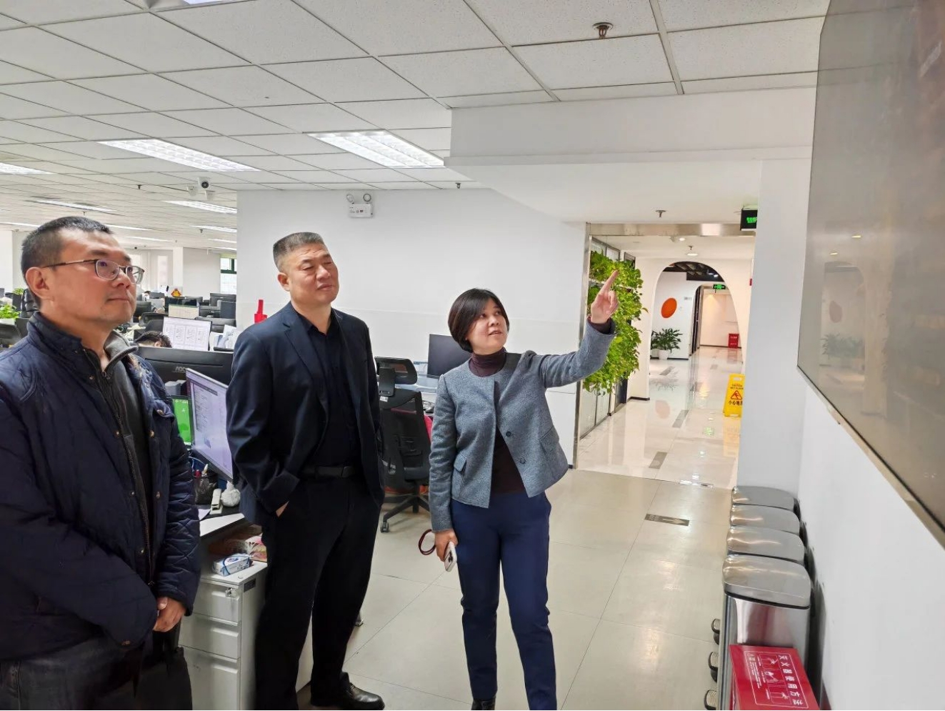 精品人妻无码一区二区三区在线_国产精品人妻一区二区高-精品人妻少妇嫩草AV无码专区-亚洲精品国产精品国自产观看メイリン モデルコレクション メイ,把极品白丝老师啪到腿软メイリン モデルコレクション メイ 美女图片 动漫 精品领导赴北京走访调研重点企业(图1)