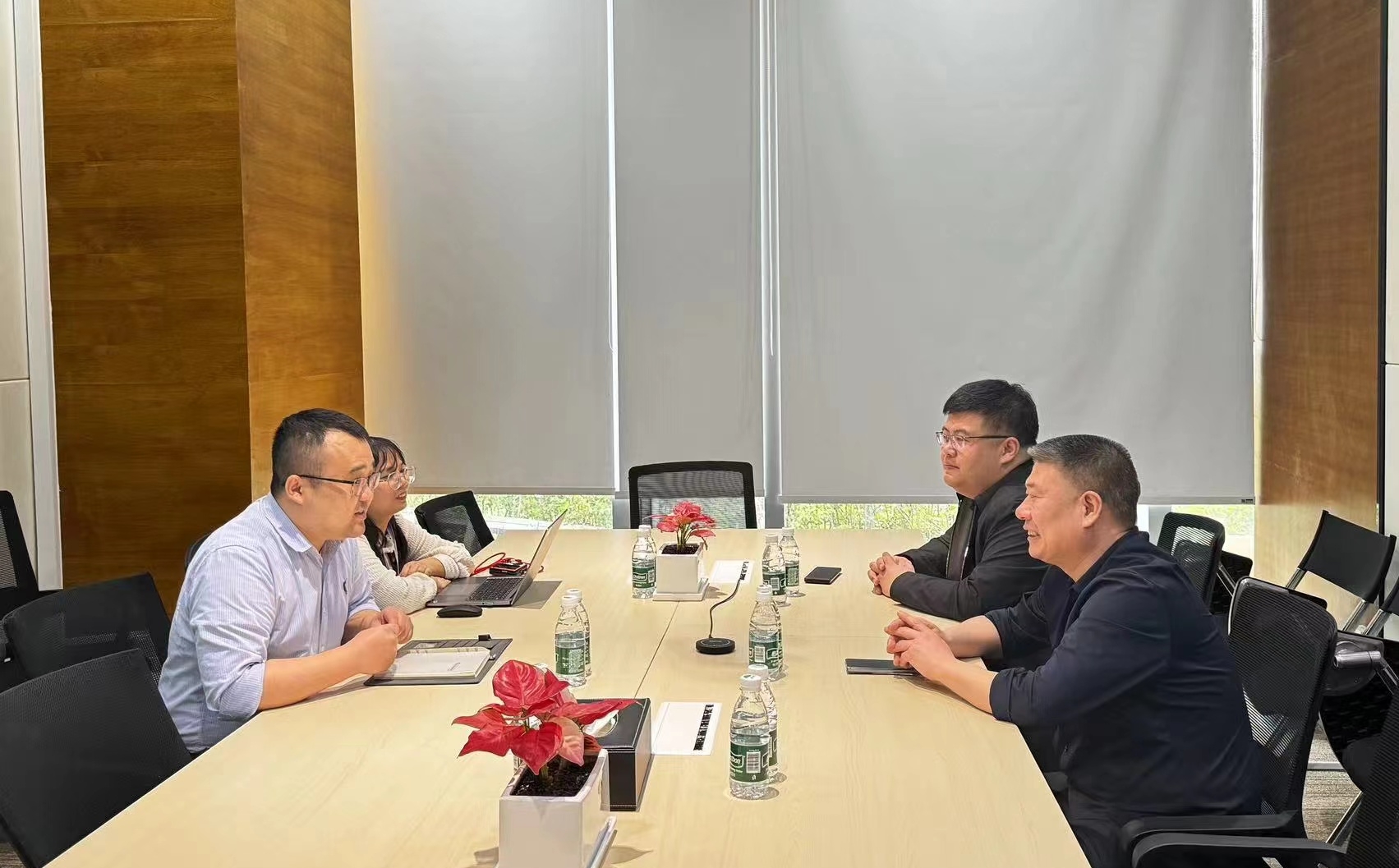 精品人妻无码一区二区三区在线_国产精品人妻一区二区高-精品人妻少妇嫩草AV无码专区-亚洲精品国产精品国自产观看メイリン モデルコレクション メイ,把极品白丝老师啪到腿软メイリン モデルコレクション メイ 美女图片 动漫 精品赴厦门、广州等地开展招商活动(图3)