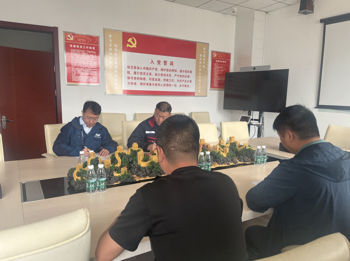 精品人妻无码一区二区三区在线_国产精品人妻一区二区高-精品人妻少妇嫩草AV无码专区-亚洲精品国产精品国自产观看メイリン モデルコレクション メイ,把极品白丝老师啪到腿软メイリン モデルコレクション メイ 美女图片 动漫 精品开展形式多样的国家安全教育宣传活动(图3)