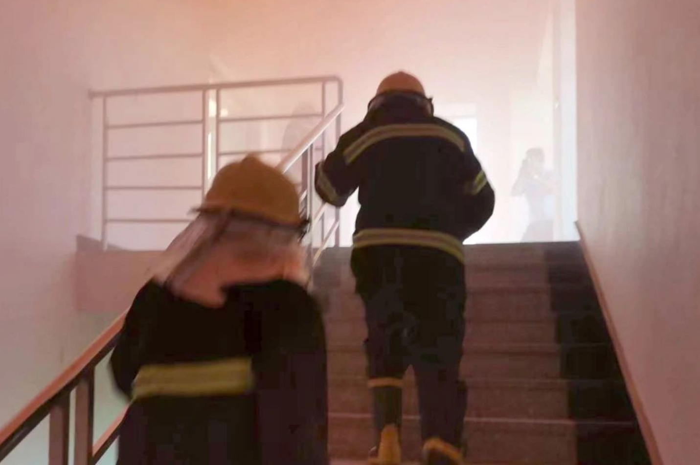 【安全生产月】“培训+演习”，精品人妻无码一区二区三区在线_国产精品人妻一区二区高-精品人妻少妇嫩草AV无码专区-亚洲精品国产精品国自产观看メイリン モデルコレクション メイ,把极品白丝老师啪到腿软メイリン モデルコレクション メイ 美女图片 动漫 精品消防安全进行时！(图5)