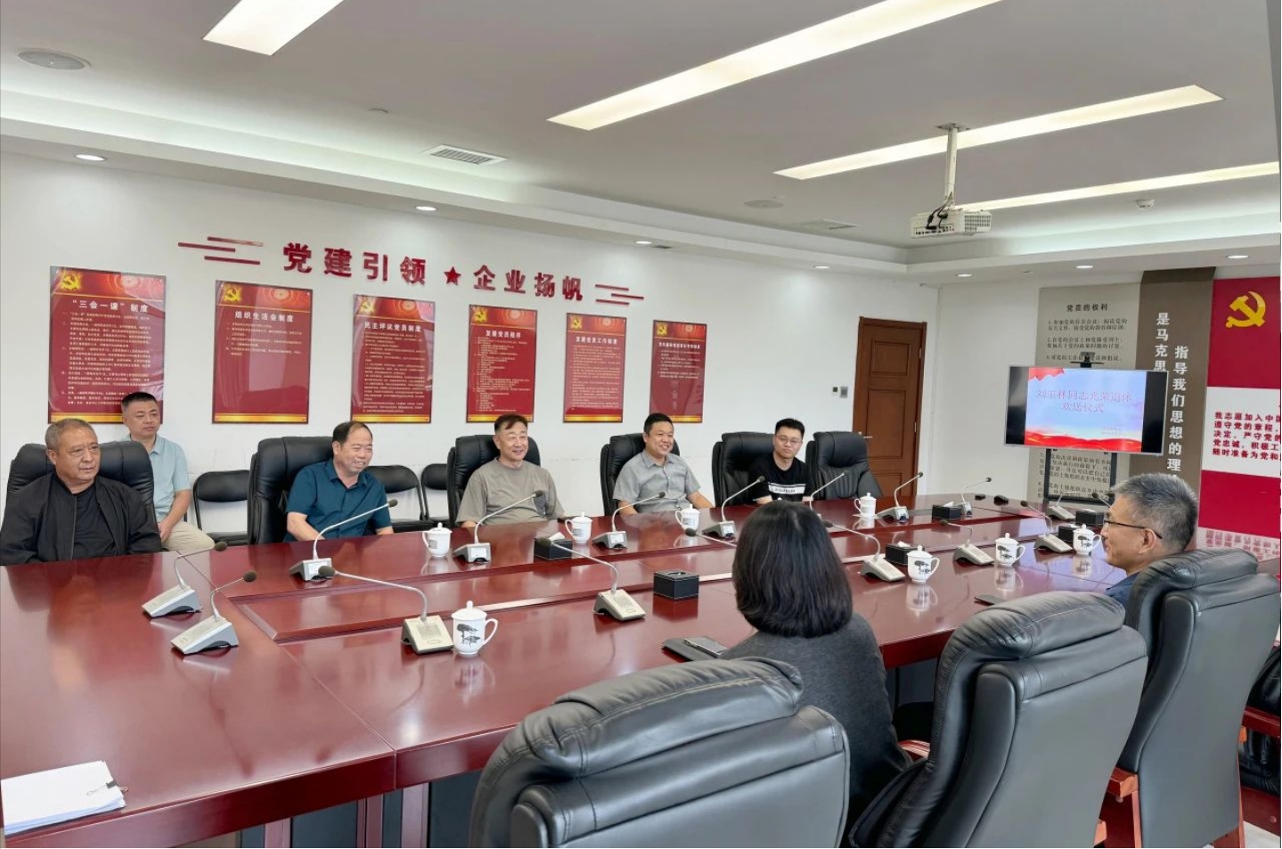 精品人妻无码一区二区三区在线_国产精品人妻一区二区高-精品人妻少妇嫩草AV无码专区-亚洲精品国产精品国自产观看メイリン モデルコレクション メイ,把极品白丝老师啪到腿软メイリン モデルコレクション メイ 美女图片 动漫 精品举办退休员工荣退仪式(图2)