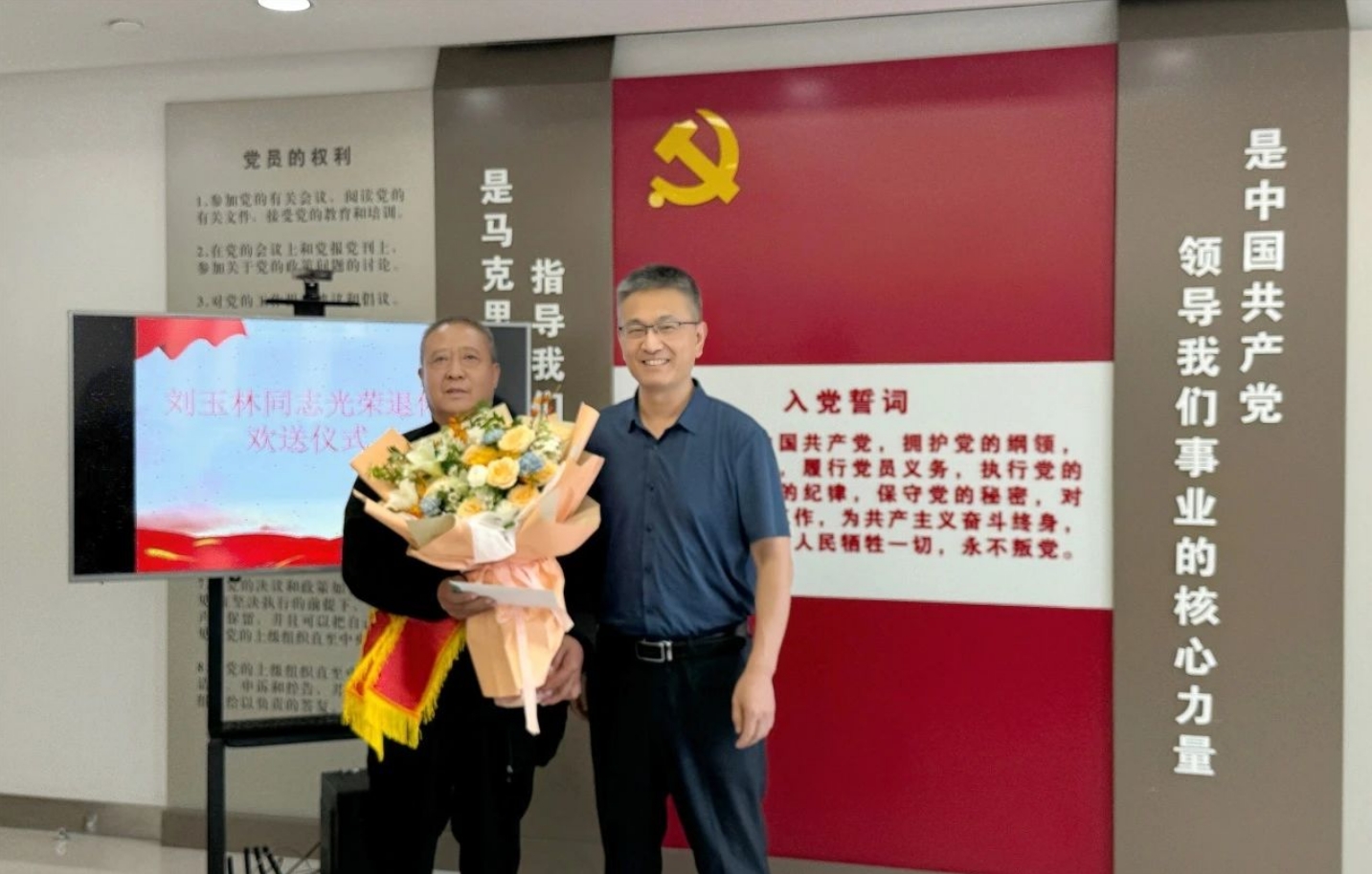 精品人妻无码一区二区三区在线_国产精品人妻一区二区高-精品人妻少妇嫩草AV无码专区-亚洲精品国产精品国自产观看メイリン モデルコレクション メイ,把极品白丝老师啪到腿软メイリン モデルコレクション メイ 美女图片 动漫 精品举办退休员工荣退仪式(图3)