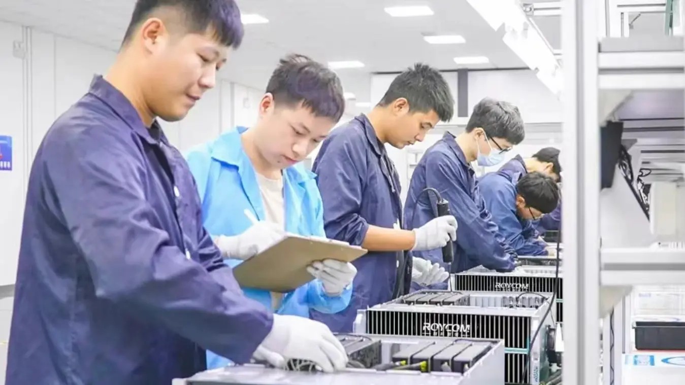 武清“智”造服务器，全面适配DeepSeek！(图1)