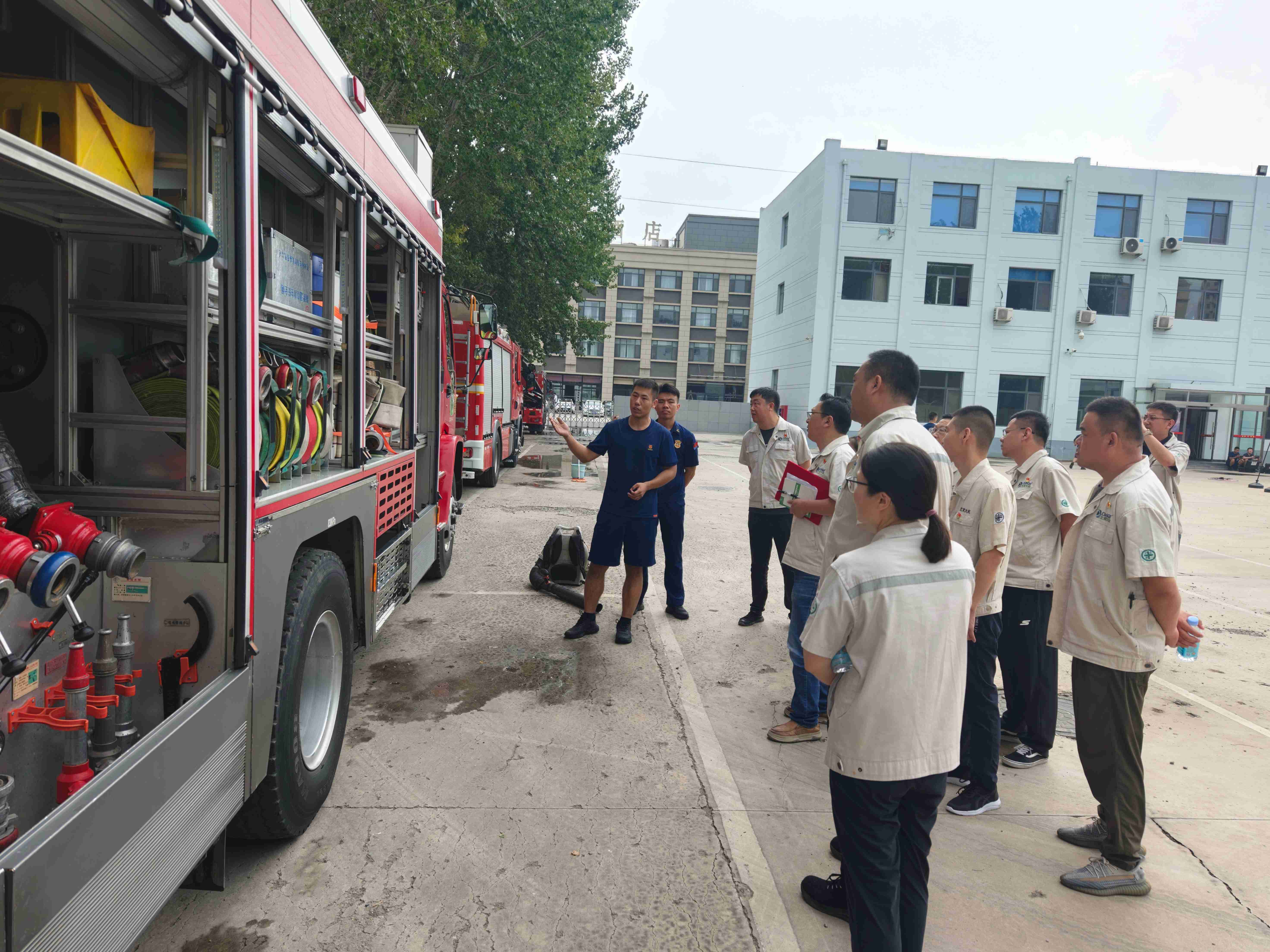 【党建领航促发展】“党建红”+“火焰蓝”，联建共筑安全线(图1)